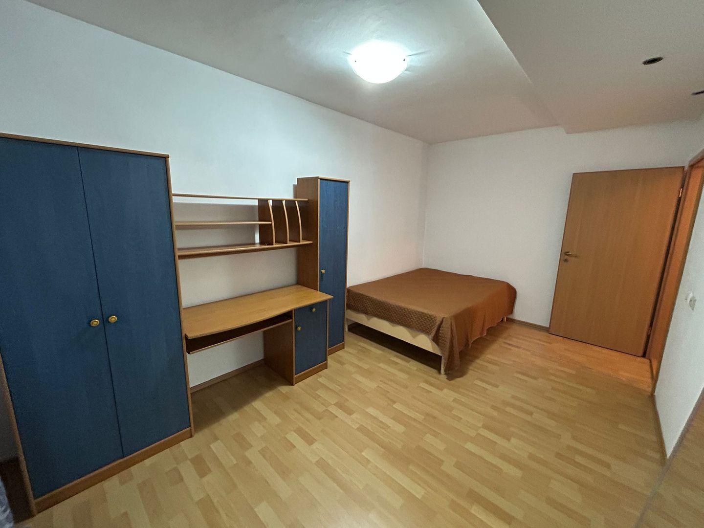 Apartament 3 camere -  zona Tolstoi - Poză 2