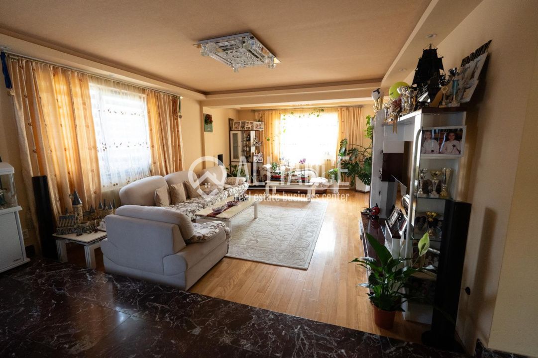 COMPOZITORI (COD10) - Casa deosebita de inchiriat - Poză 9