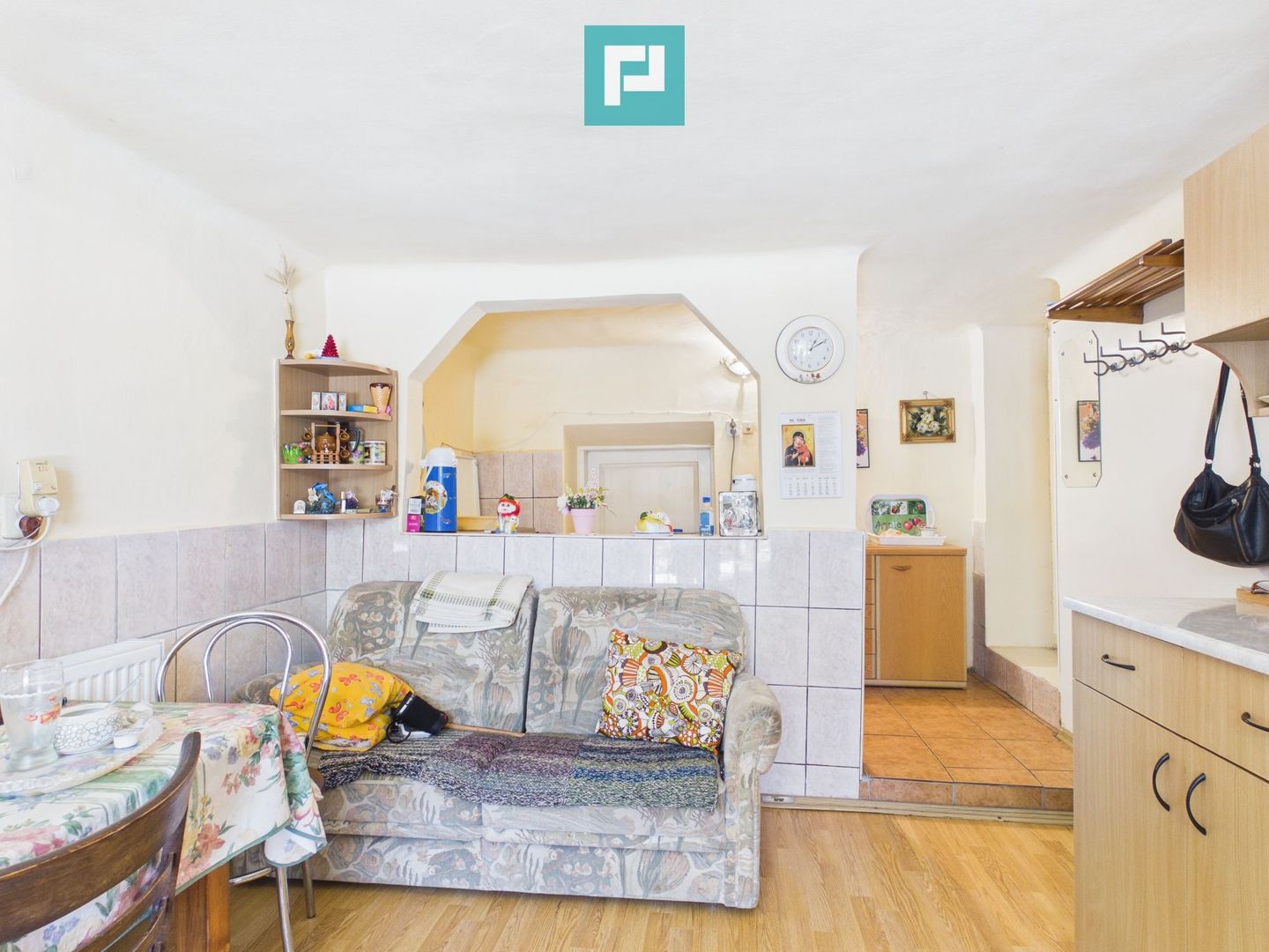 Casă/vilă cu 10 camere – Ineu, centru - Poză 25