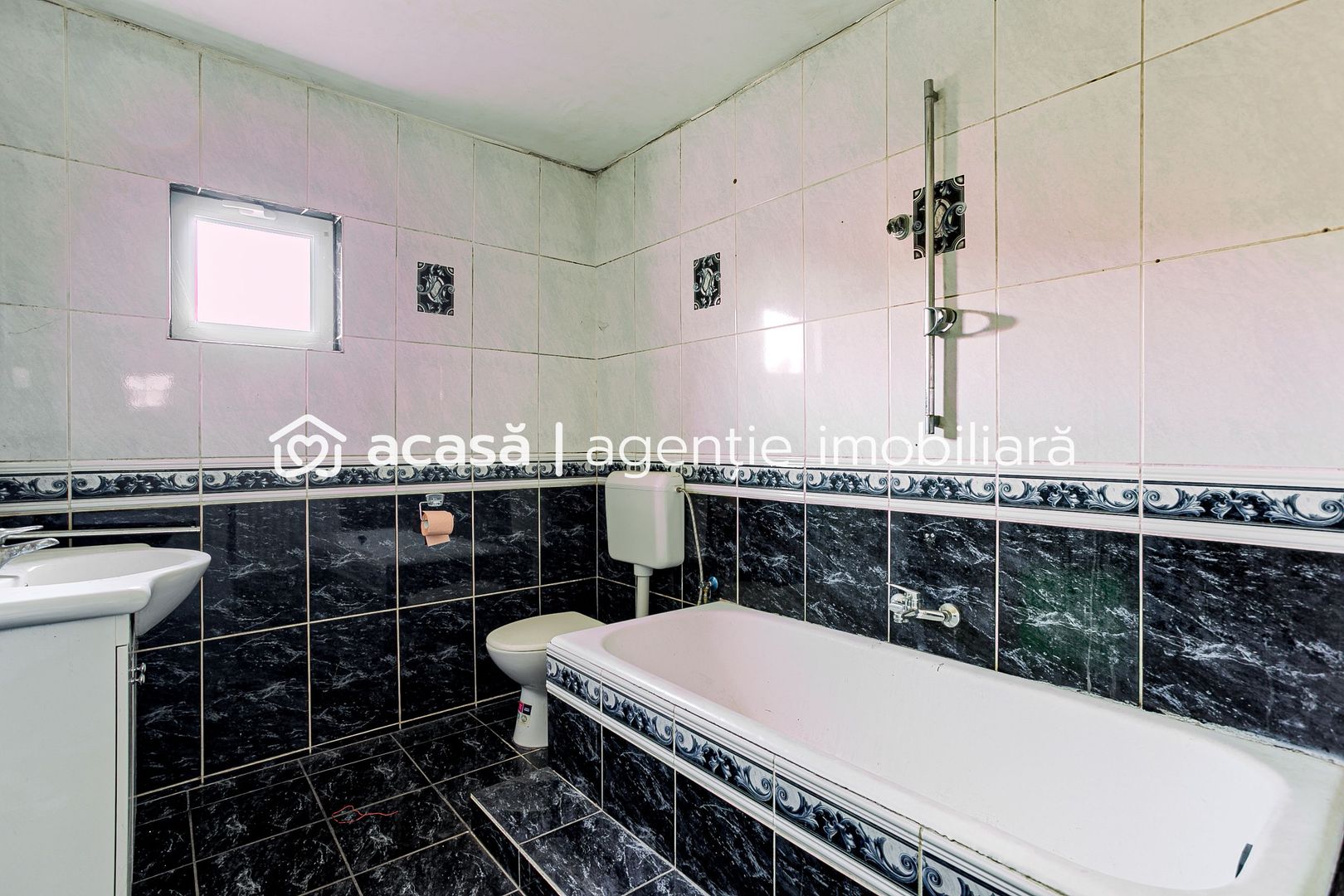 PRET REDUS! Casa la Macea - Poză 9