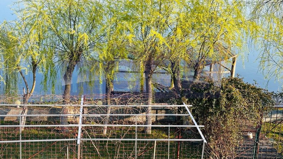 VILA DE VANZARE PE LAC | CREVEDIA | 7 CAMERE - Poză 32