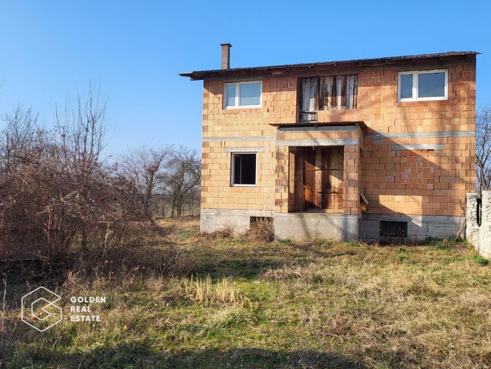 Casa la rosu, teren 7105 mp, Lipova - Poză 2