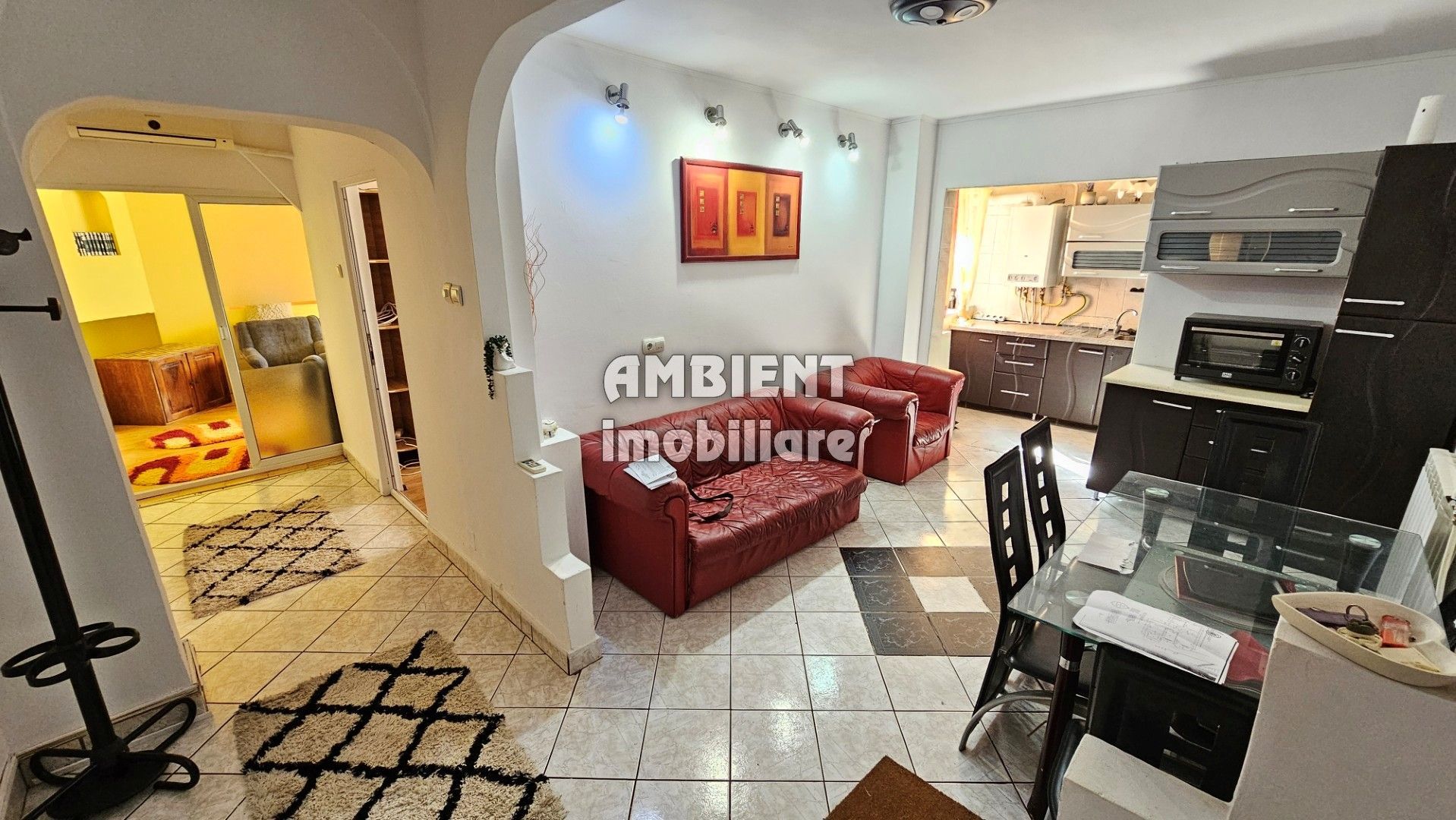 Apartament cu 4 camere, etaj 2, mobilat și utilat, zona TRAIAN; - Poză 1