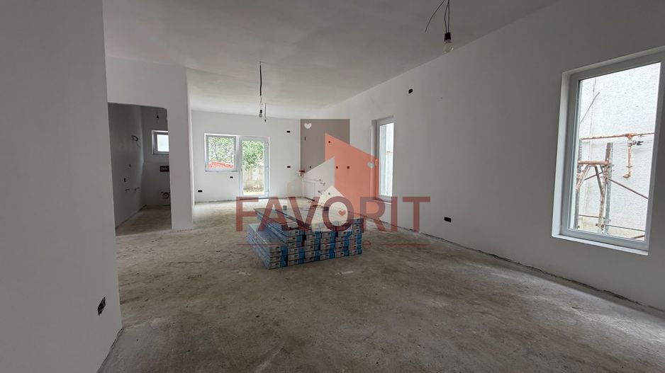 Duplex in Utvin | 3 camere | Toate utilitatile | Curte | Asfalt | - Poză 2
