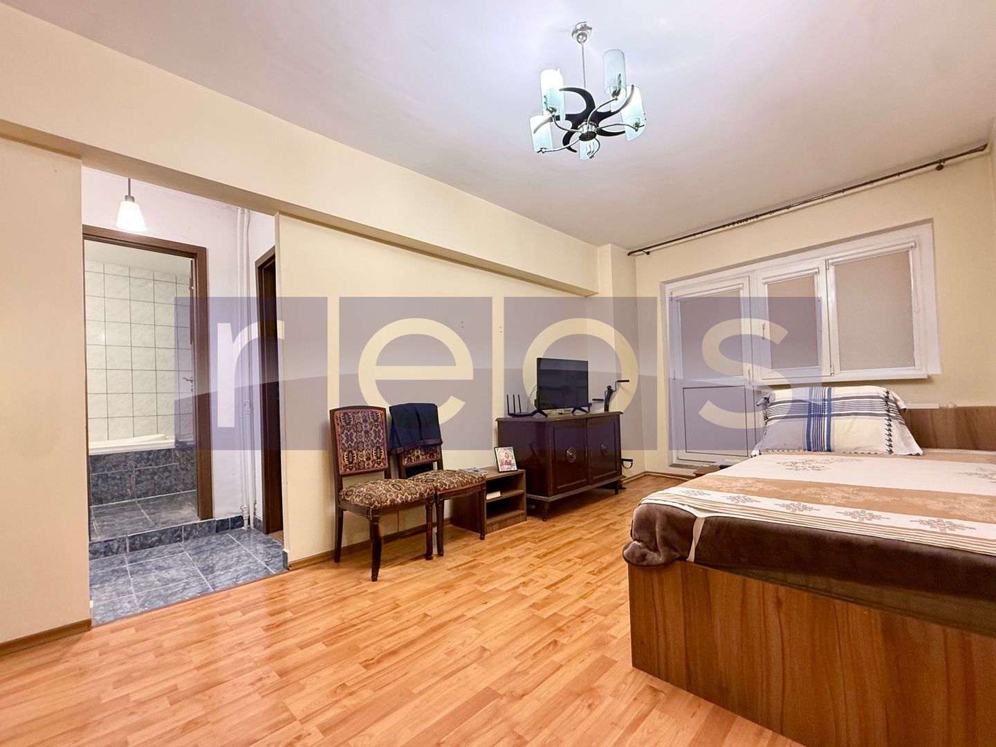VANZARE 3 CAMERE | ZONA TITAN | MOBILAT SI UTILAT - Poză 2
