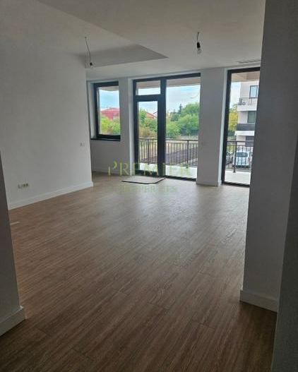 CLADIRE BIROURI SAU COMERCIAL | 550 MPU | 22 CAMERE 10 BAI 8 PARCARI | DAMAROAIA - Poză 3