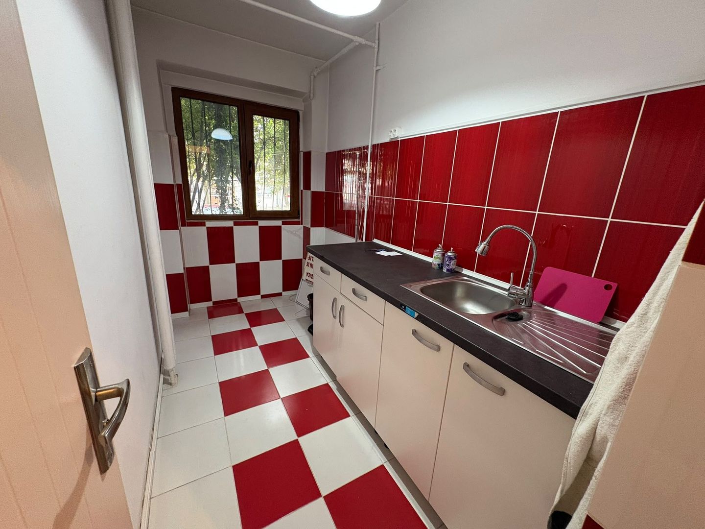 CABINET MEDICAL - GIURGIULUI, COMPLET AMENAJAT - Poză 6