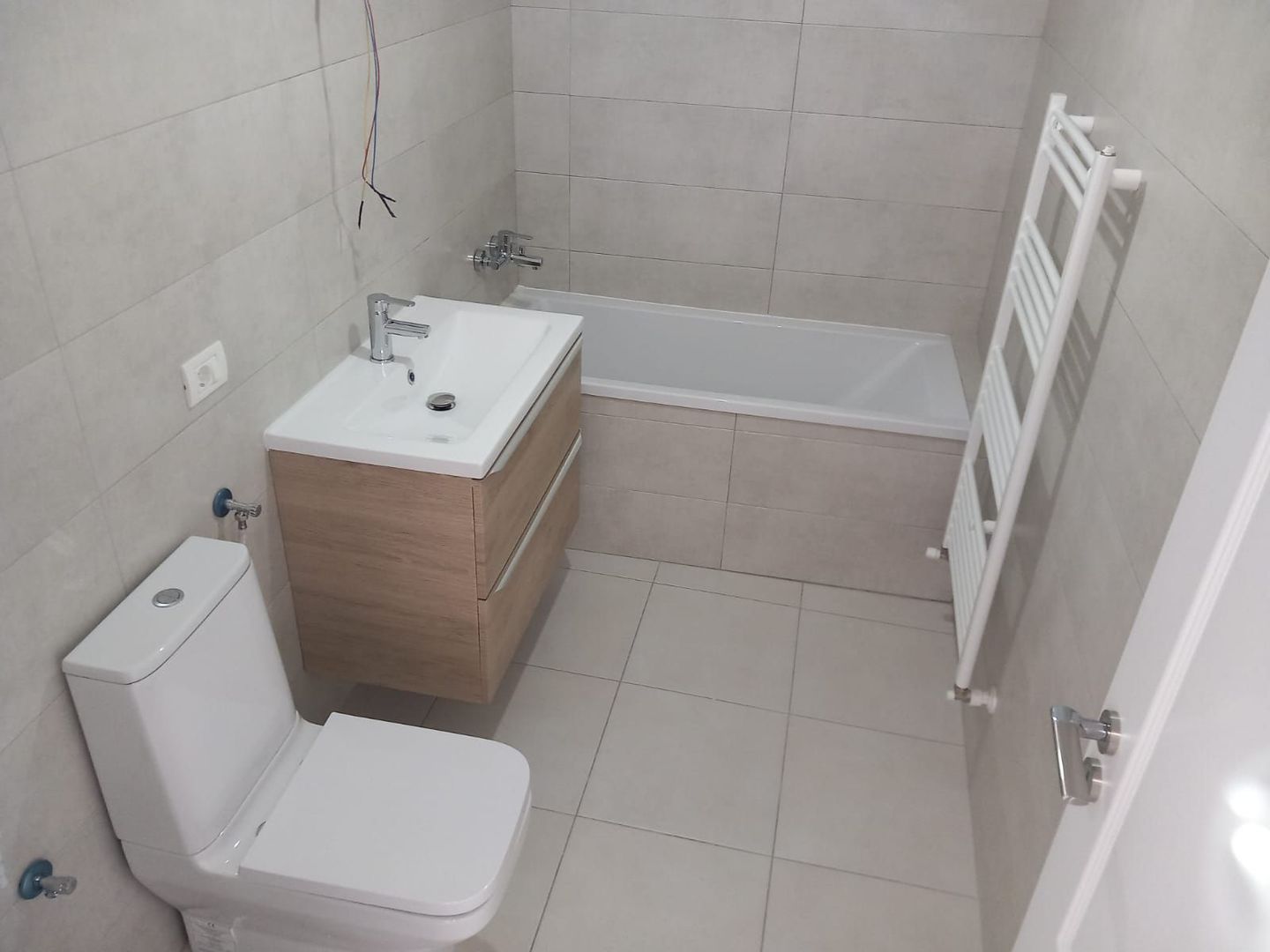 Apartament nou in zona Torontalului/Cetatii - Poză 4