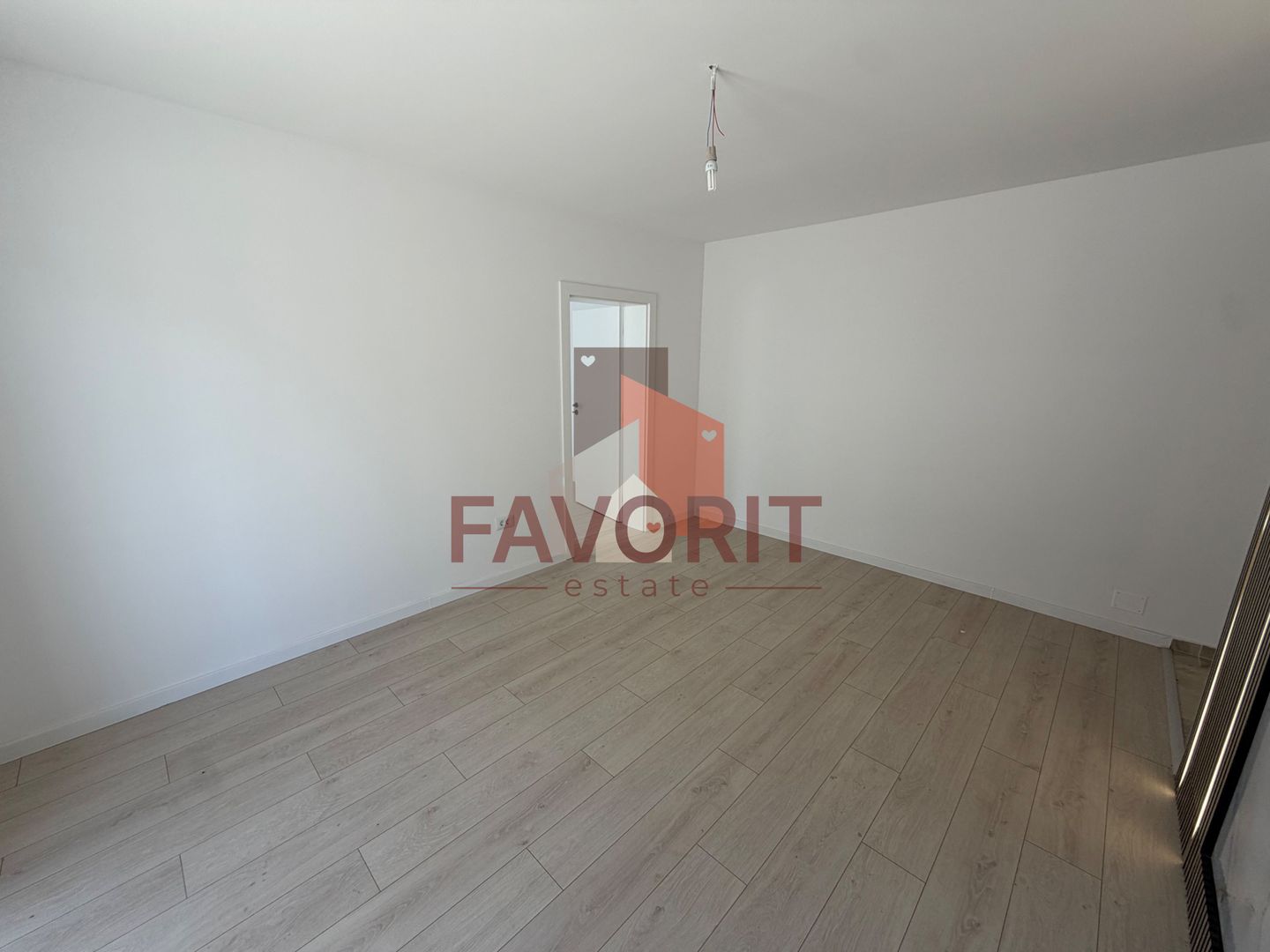 Bloc Nou. Disponibil imediat. Bucatarie inchisa. Parcare in CF. - Poză 6