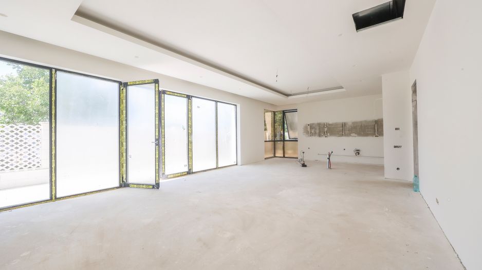 Vila in ansamblu exclusivist, acces la piscină și facilități premium - Poză 2