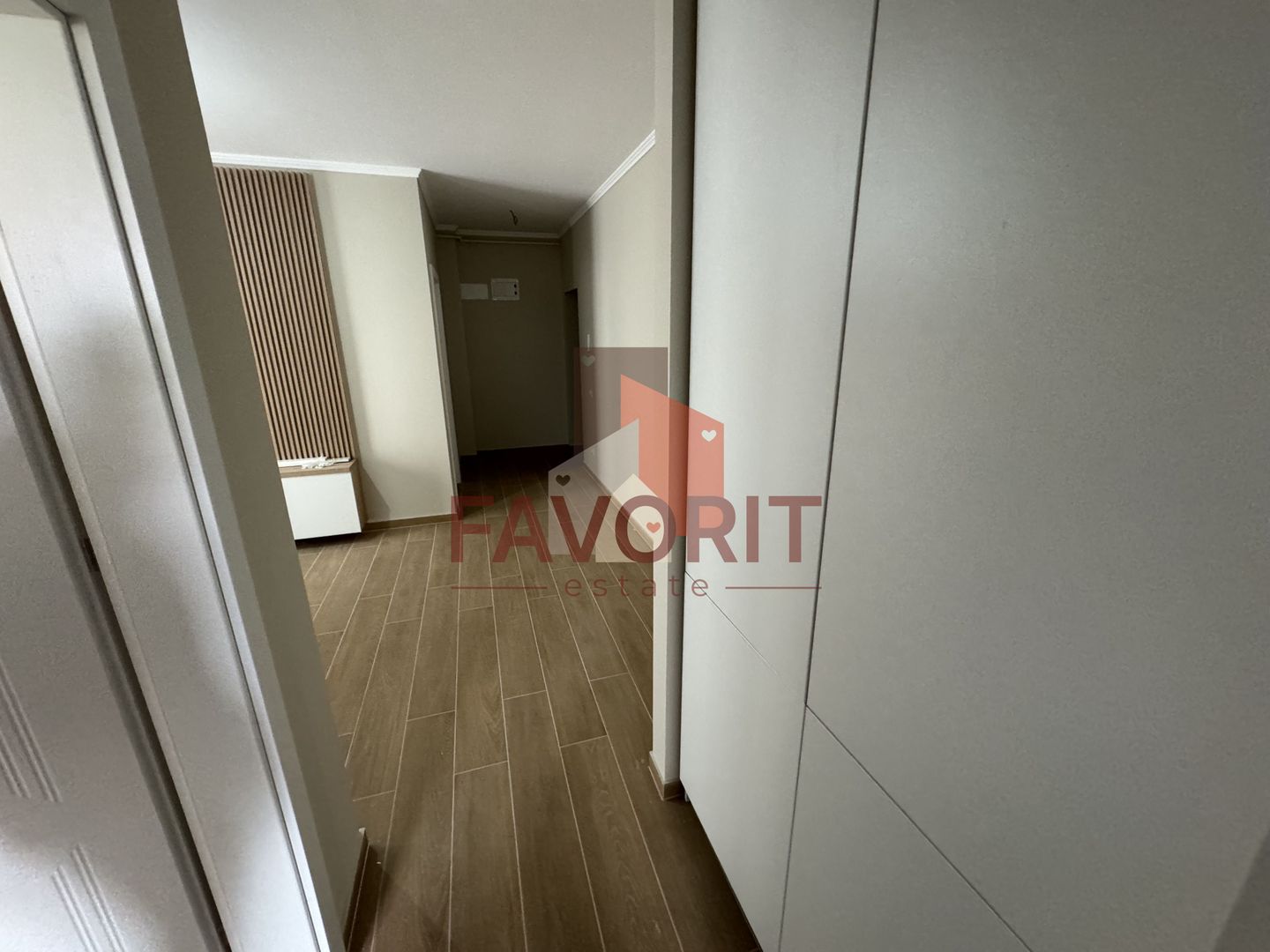 Etaj intermediar.  Finisaje premium. Loc de parcare - Poză 4