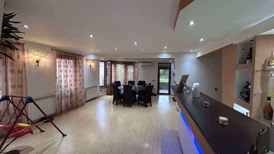 Casa/vila de vanzare Arad - Poză 1