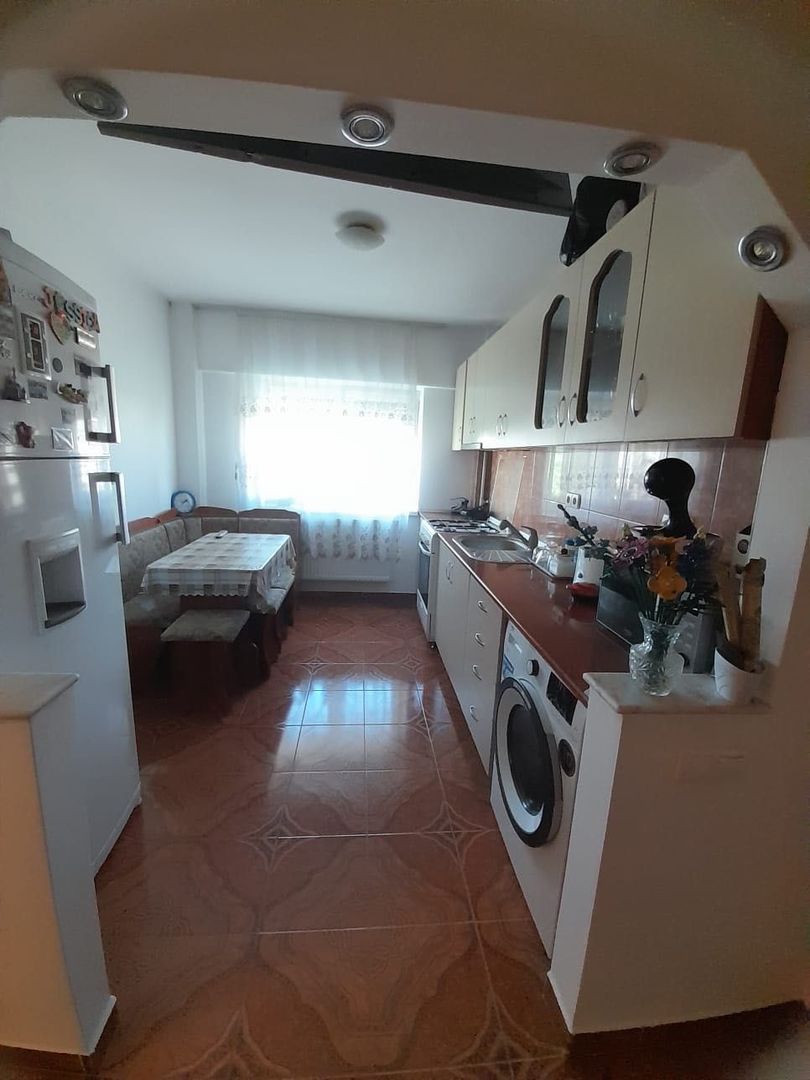 Văd apartament 2 camere - Poză 4