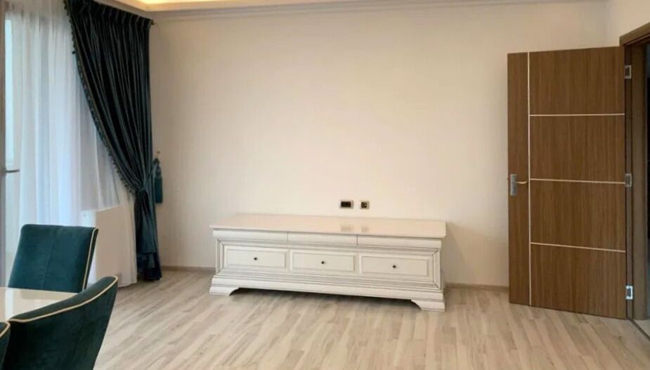 Vând apartament 3 camere 3 minute de Coresi complex ISARAN - Poză 2