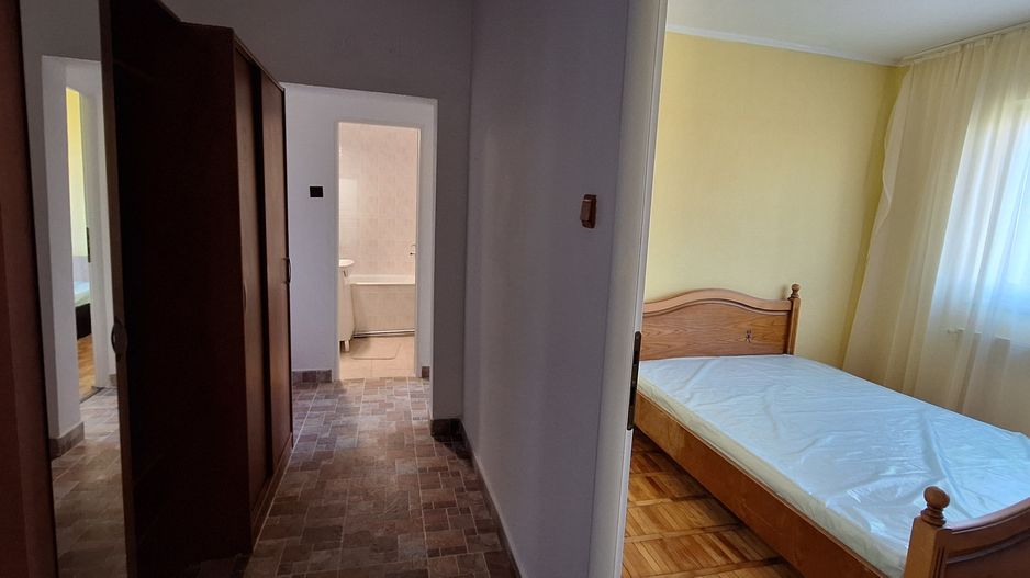 Apartament cu 3 camere - Central - Poză 8