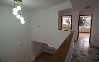 Vilă Generoasă de Vânzare – Piața Domenii, Locație Excelentă - Poză 11