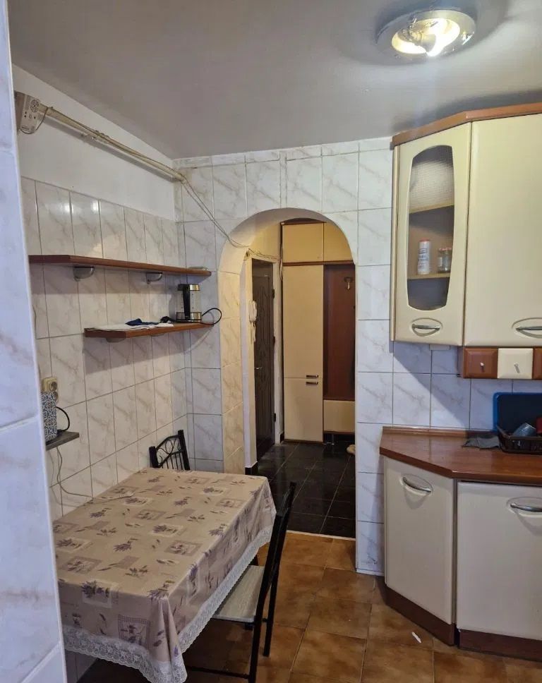 APARTAMENT DECOMANDAT 3 CAMERE 2 BAI BLOC 1986 CRANGASI PARC METROU - Poză 3