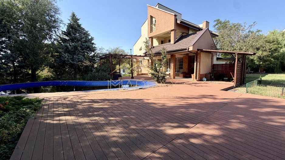 Vila cu 6 camere *485 mpc // *1.670mp teren* // 8 locuri parcare // Sisești - Poză 1