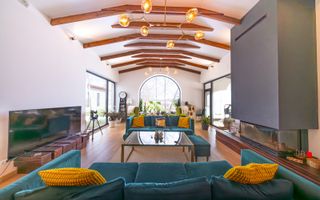 Resedinta spectaculoasa  – Vila exclusivista deschidere directa la lac - Poză 4