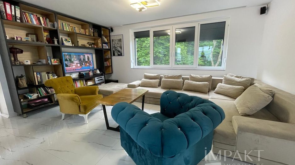 Penthouse Exclusivist cu 2 Terase Panoramice și Jacuzzi - Poză 1