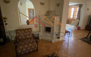 Vila de vanzare, teren 3100 mp, 7 camere, 6 grupuri sanitare, 3 CT, an 1997 - Poză 14