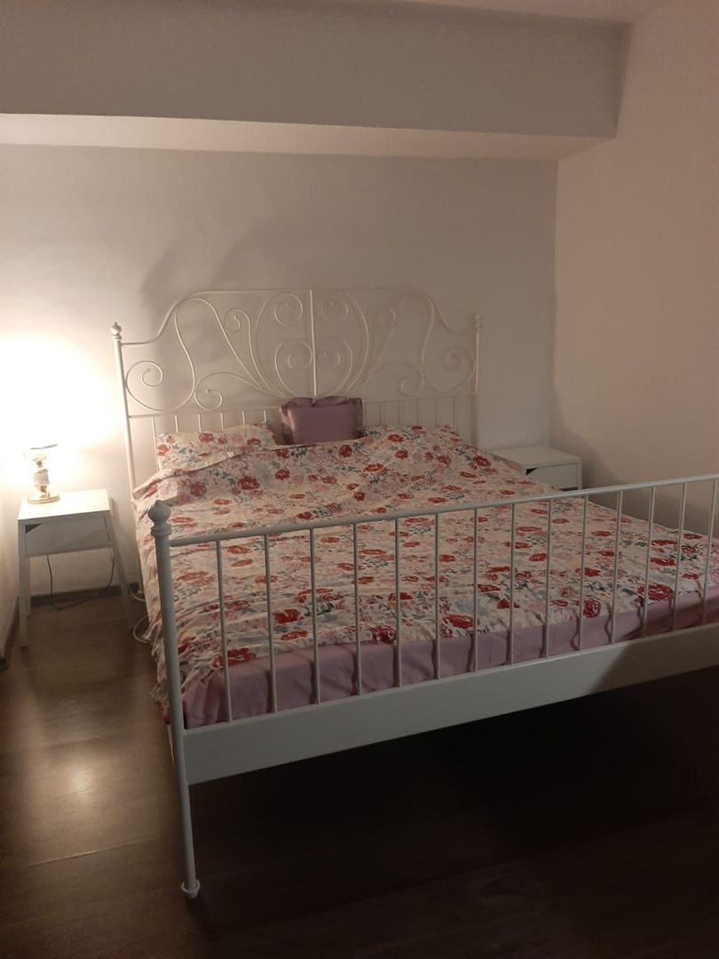 GARSONIERA NATIUNILE UNITE - BUCATARIE INCHISA, MOBILAT/ UTILAT MODERN - Poză 1