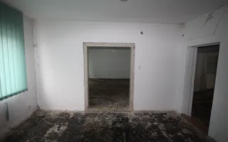 Imobil  cu destinatie mixta - Poză 17