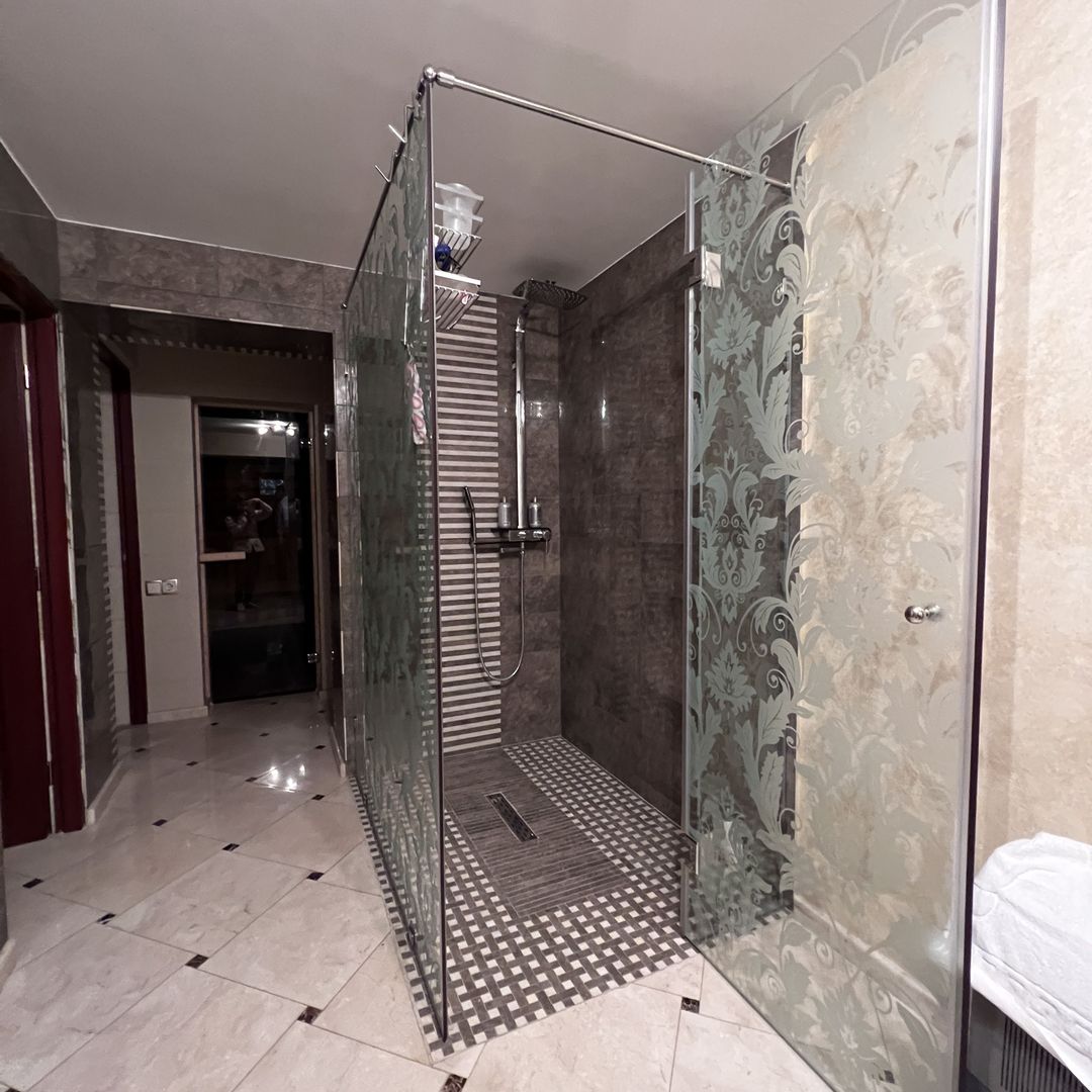 Casă de lux în Chișinău, de vânzare. Pe teren de 10,4 Ari. Telecentru. - Poză 18