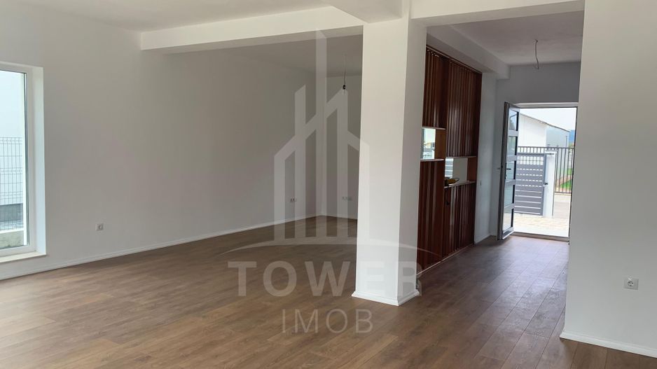 Casă de vânzare cu 4 camere | Loc. Cristian - Poză 9