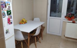Apartament 3 camere de vânzare – Piața Centrală, etaj 3 - Poză 3