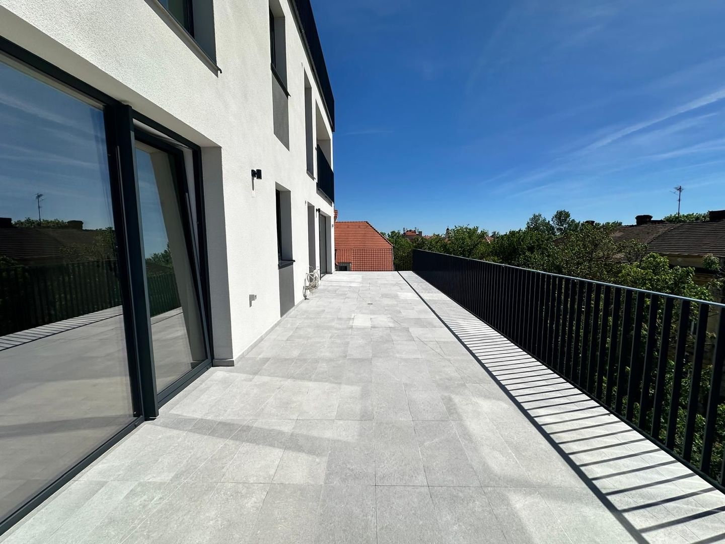 LUX ACCESIBIL — SPAȚIU. LUMINĂ. RAFINAMENT. PALTIM - Poză 7