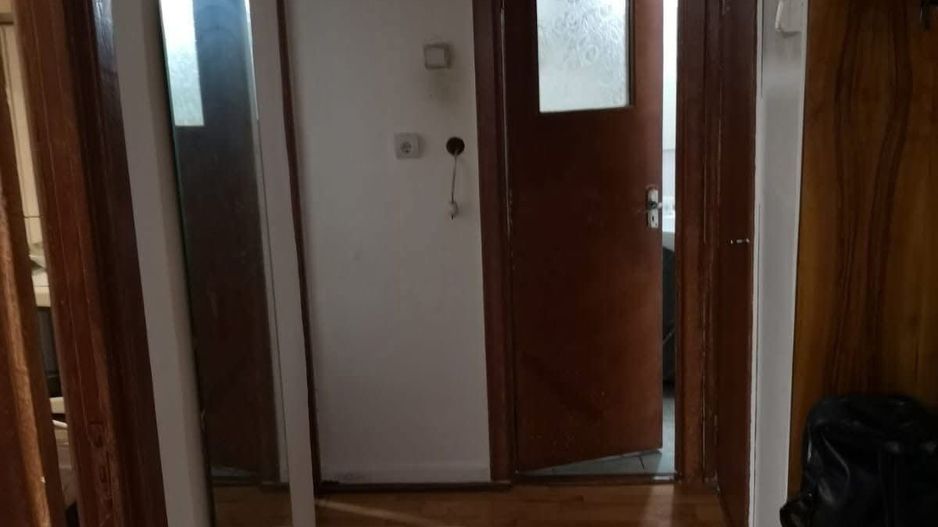 Apartament decomandat 2 camere- Rovine - Poză 6