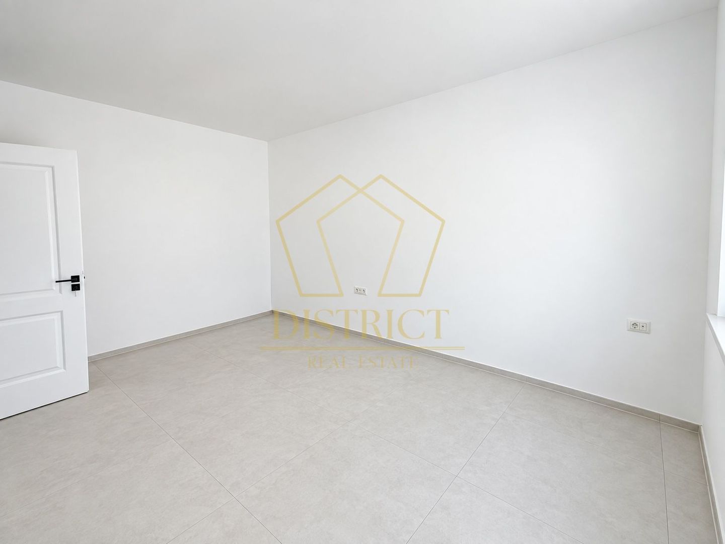 Apartament cu 2 camere si gradina proprie in Braytim la asfalt. - Poză 4