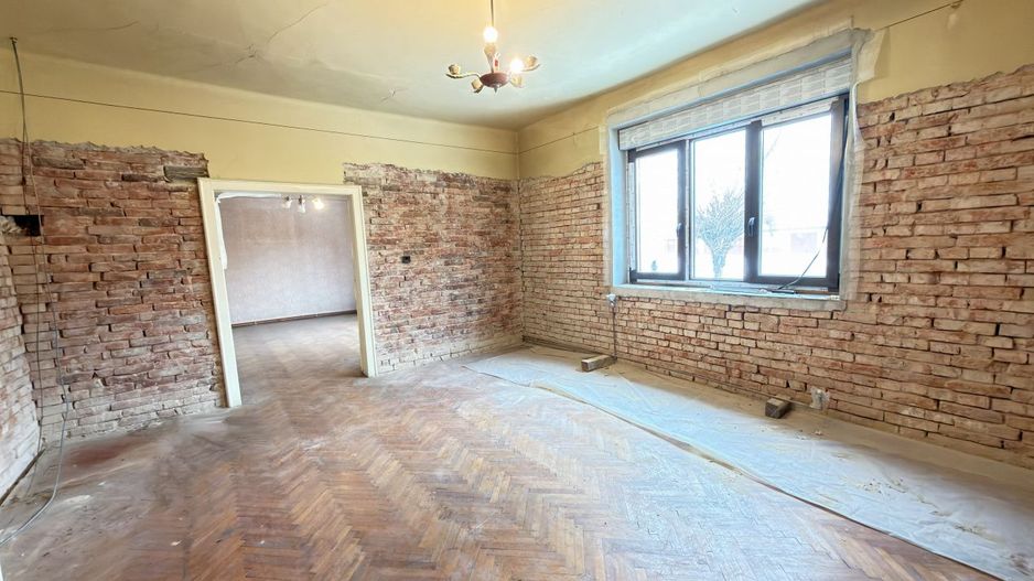 Proprietate cu 2 case | Teren 546 mp | Str. Albinelor Nr.18 - Carei - Poză 6