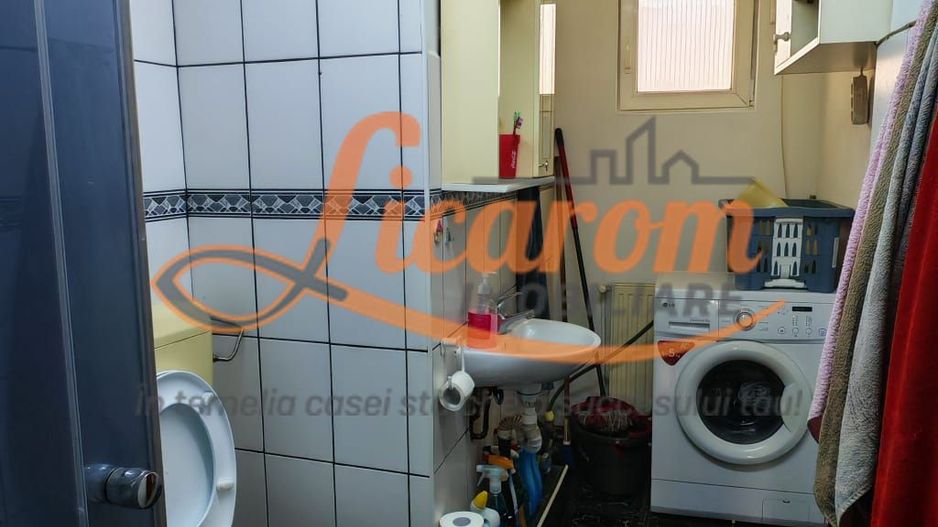 Corp de casa 4 camere zona Nicopole,curte comuna cu 1 familie. - Poză 9