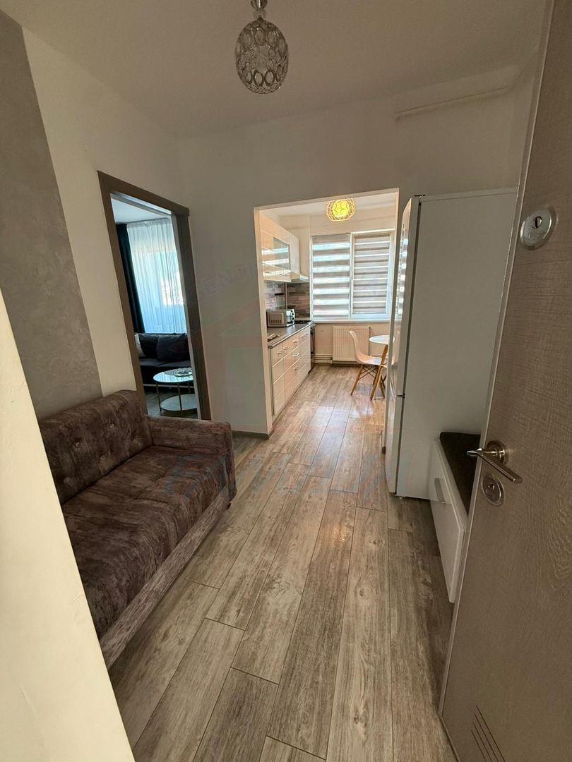 Inchiriere apartament cu 2 camere in Centru, 50 mp, et3, 500 EURO/Luna - Poză 3