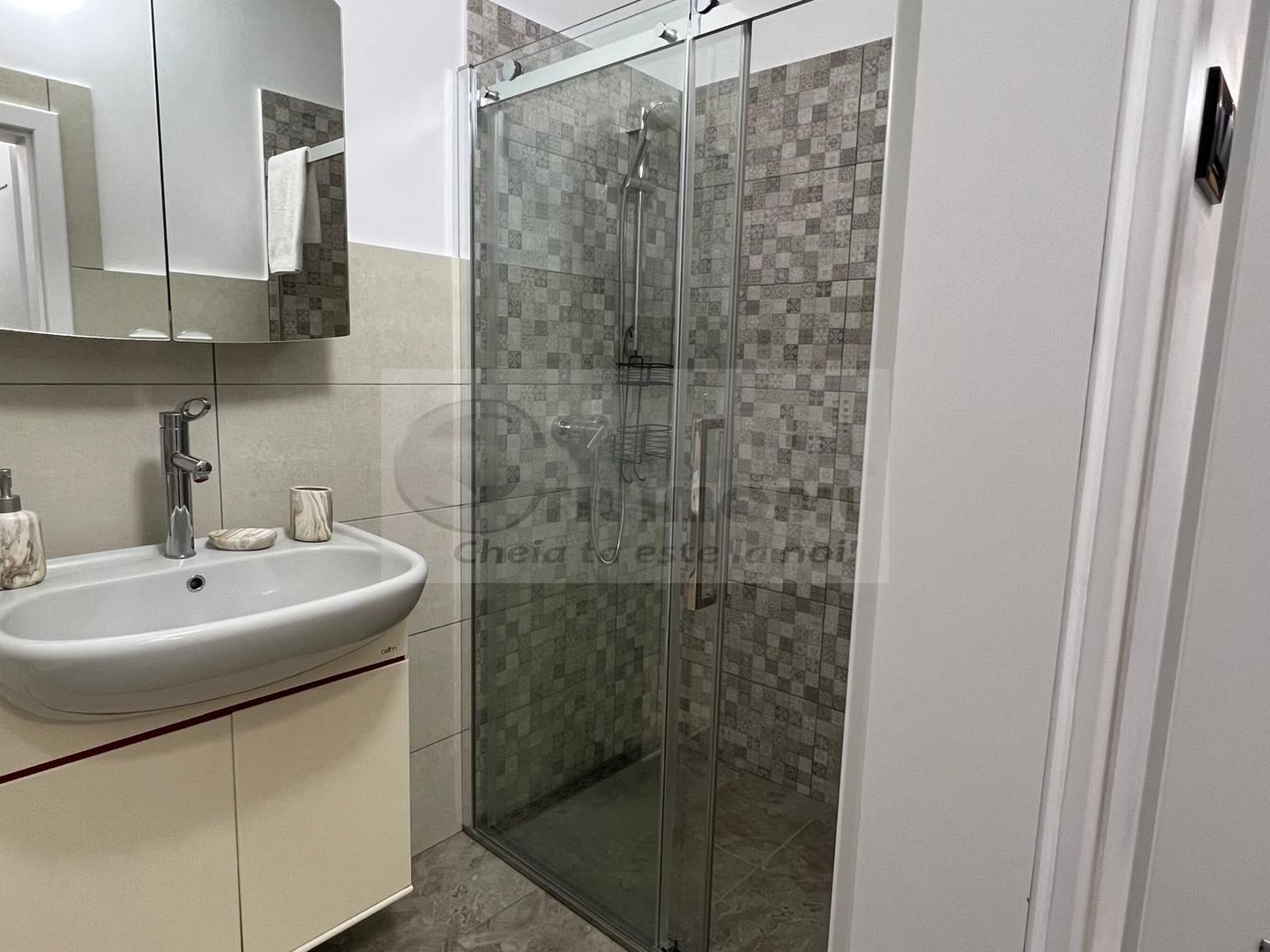 Apartament modern cu 1 camera decomandat - zona Gara - 430€ - Poză 6