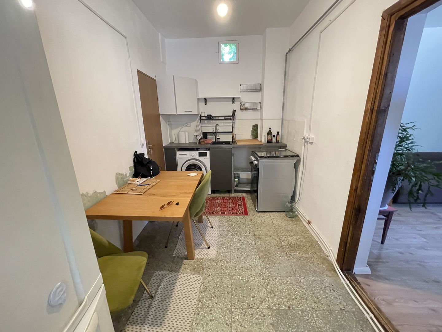 Casă la curte comuna în zona Balcescu - Poză 9