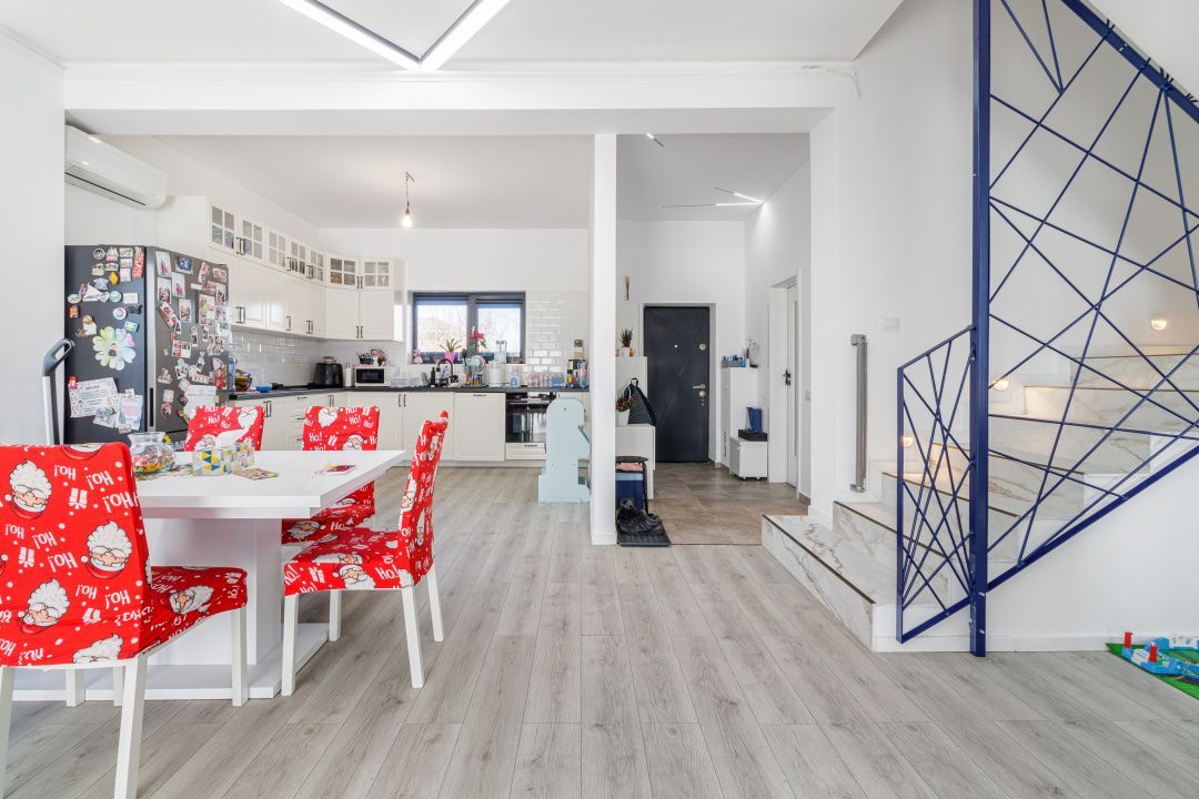 Casa Corbeanca P+1 cu 3 dormitoare si curte generoasa, terasa si loc de parcare - Poză 1