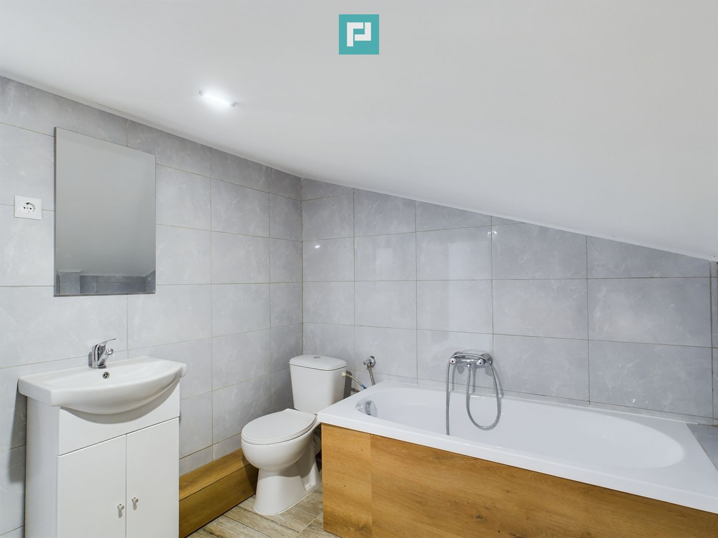 Casă cu 4 camere renovată complet în zona Gării de Nord - Poză 20
