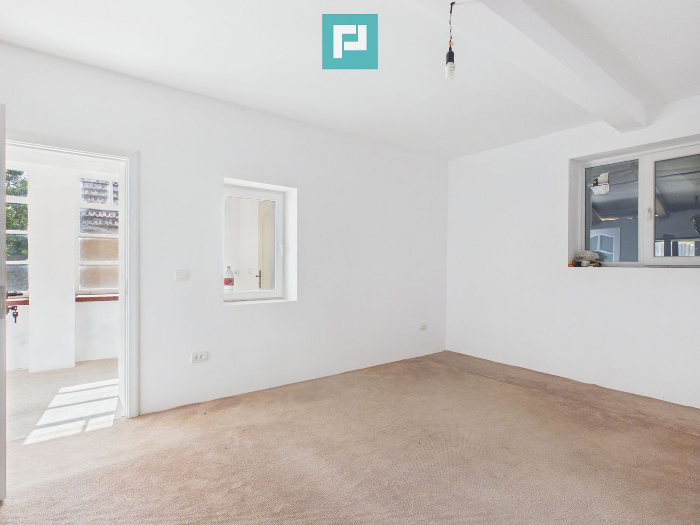 Casa renovata 3 camere Gepiu - Poză 8