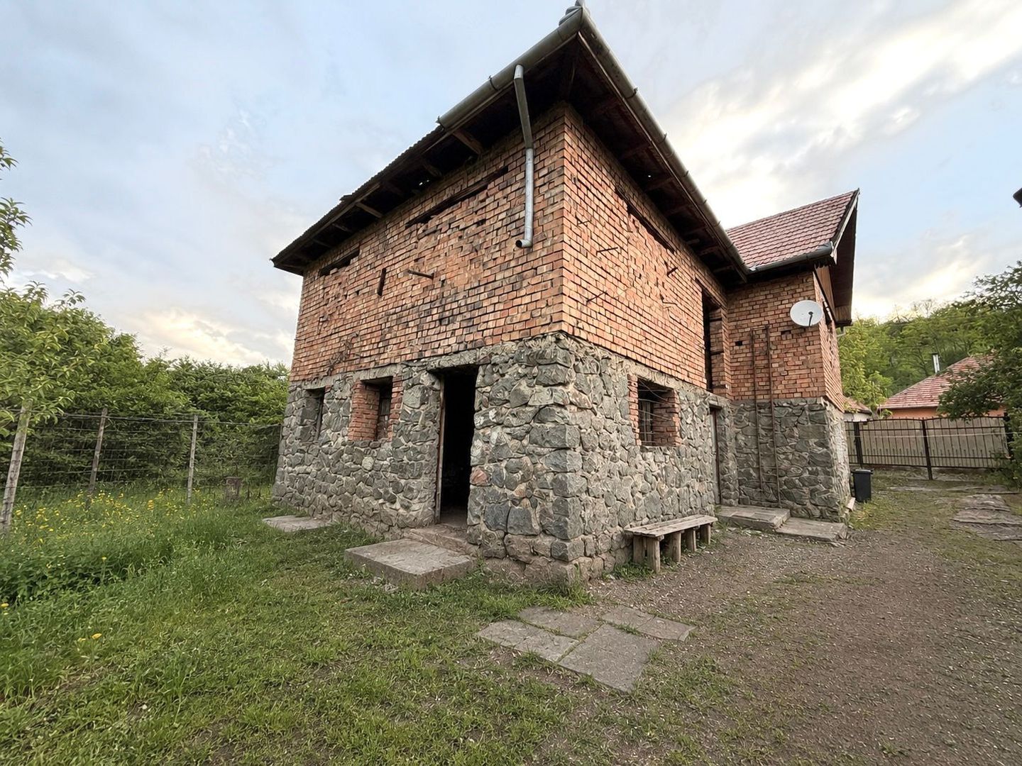 Casa individuala 102mp utili, 810 mp teren - Comuna Metes - Poză 2