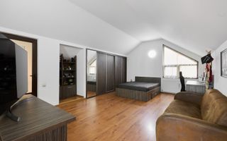 Casa + 305 mp terem curte proprie in zona rezidentiala Gavana - Poză 8