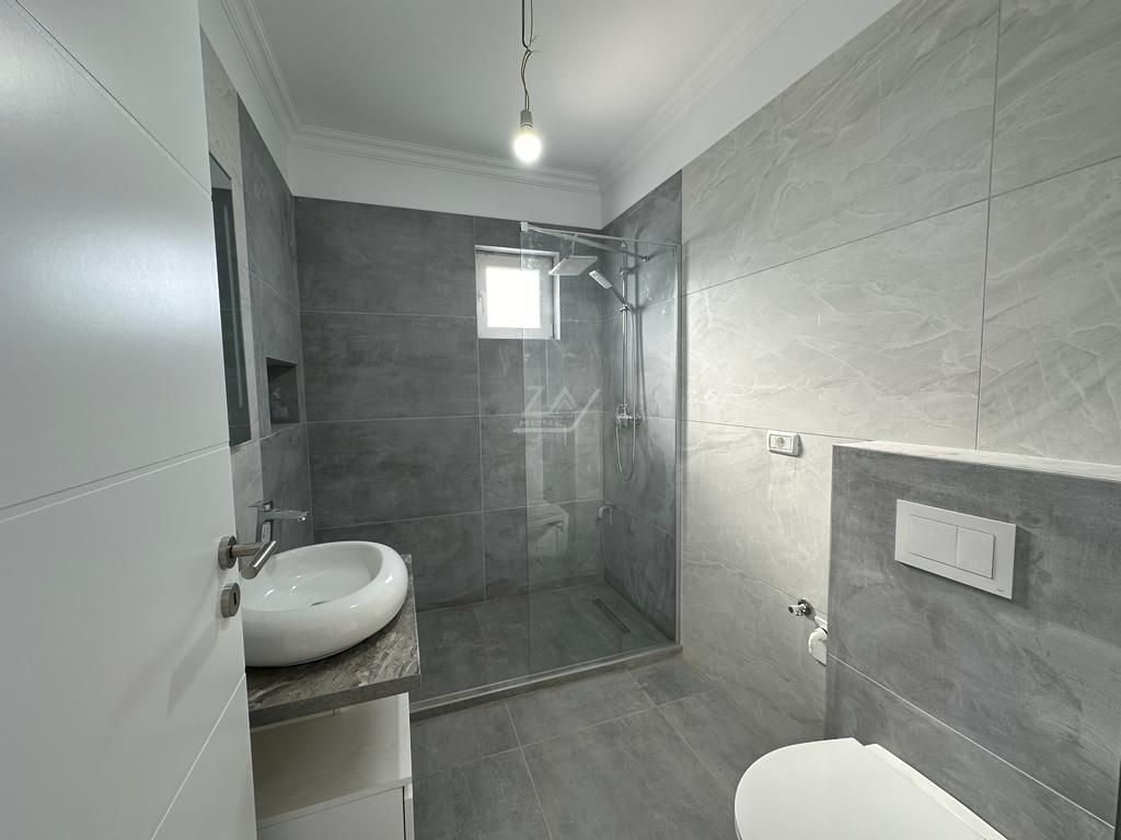 Asfalt. Loc de parcare. Etaj 1. - Poză 4