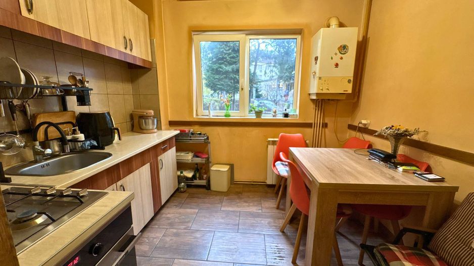 Apartament 2 camere parter 50 M² zona linistita Simeria - Poză 4