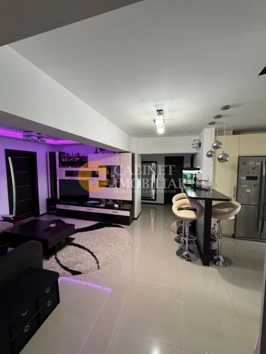 Copou - 4 camere - 107mp - garaj - etaj intermediar - Poză 1