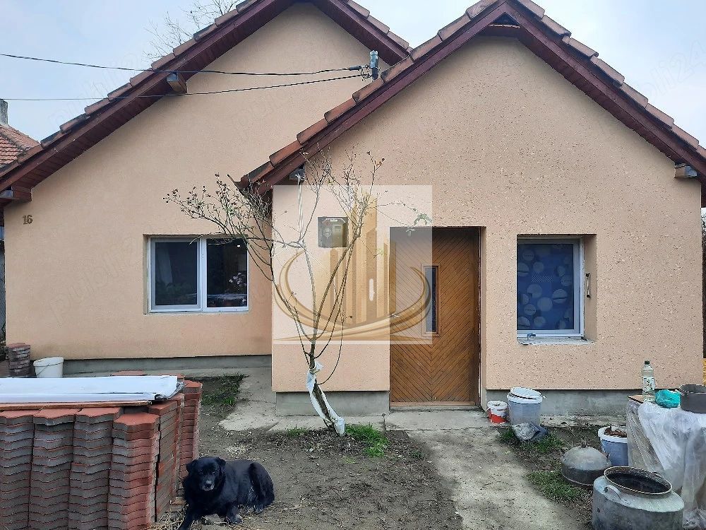 Casă individuală Plopi, 75 mp, teren 1.365 mp, 2 corpuri - Poză 1