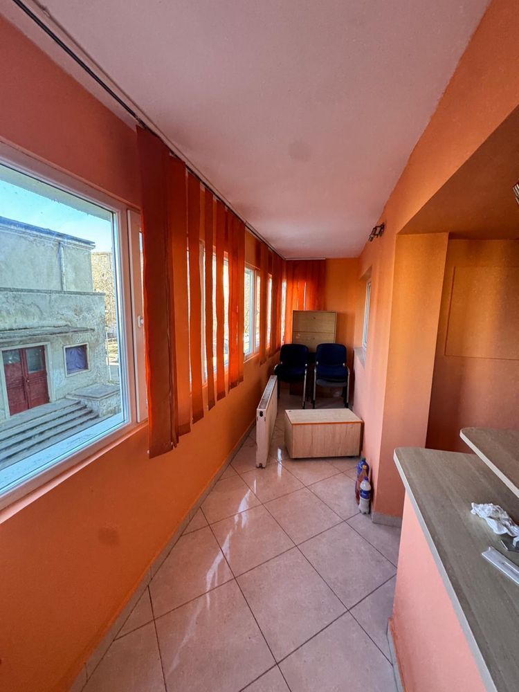 Inchiriez apartament nemobilat 4 camere Pantelimon - Poză 6