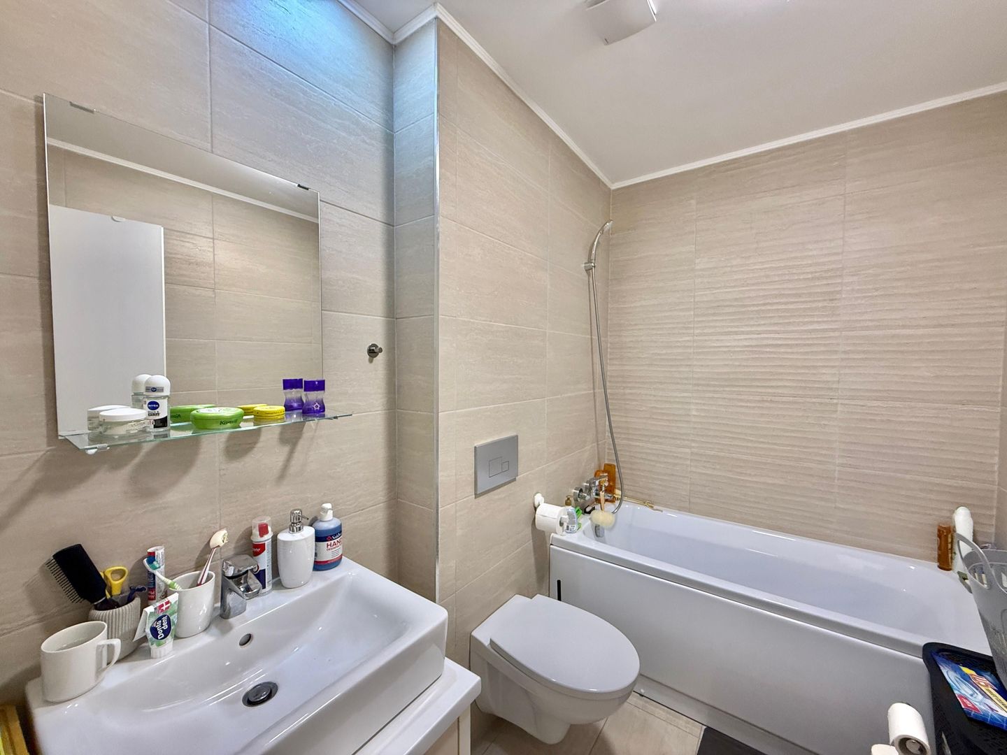 COSMOPOLIS - Apartament cu 2 camere si parcare, mobilat si utilat. - Poză 9
