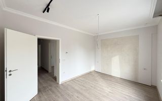 Gradina proprie. Bucatarie inchisa. Loc de parcare. - Poză 8